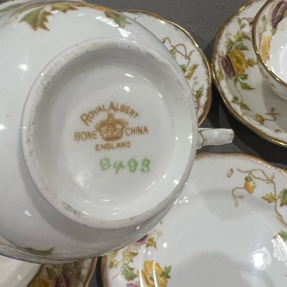 Vintage Royal Albert Crown China Poppies Tea Set – Service for 4 – Hand Painted - Picture 13 of 16